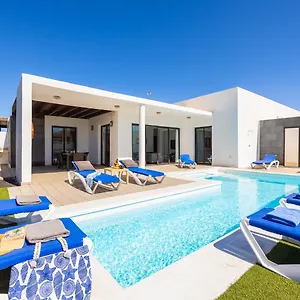 https://villa-aurora-2.in-canary-islands.com